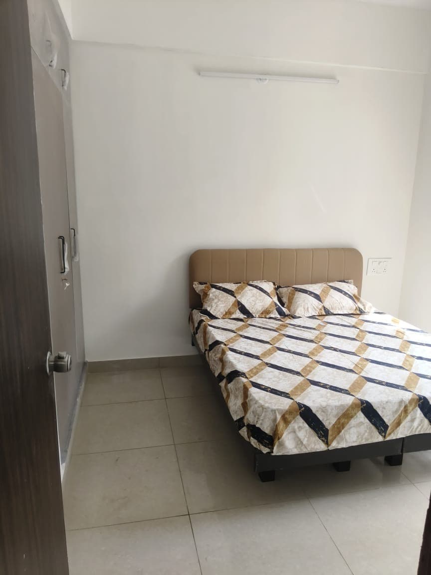 LiveStay — Flat in Kadubeesanahalli, Bengaluru — photo 2 of 10